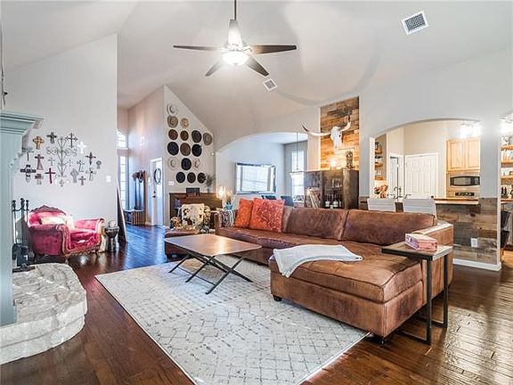 2nd image of 3112 Portola Ct