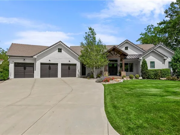 4951 NW Canyon Rd, Lees Summit, MO 64064