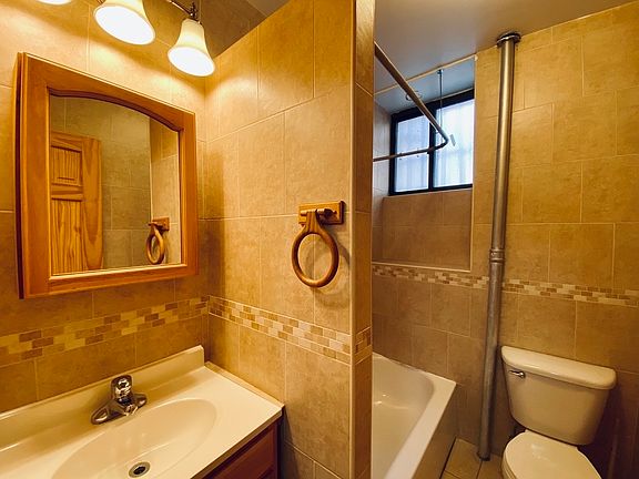 4th image of 251 E Broadway #1FB