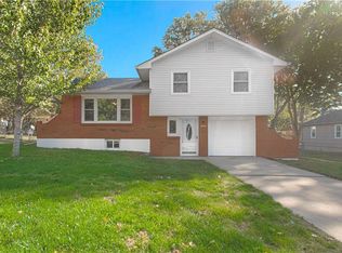 7521 N Tracy Ave, Gladstone, MO 64118