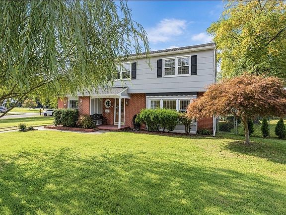2nd image of 1295 E Trace Dr