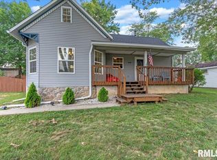 608 E Adams St, Riverton, IL 62561