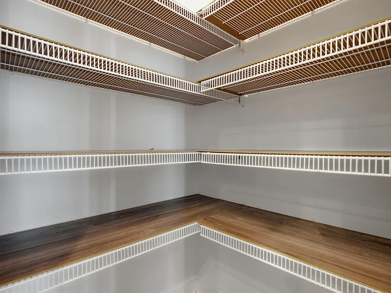 5036 Winslow Dr — Photo 17