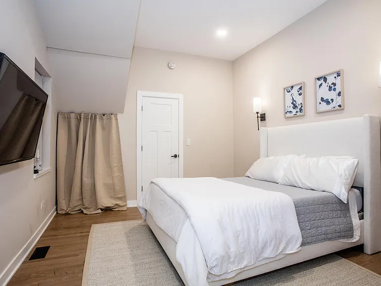 2115 W Dickens Ave #1F — Photo 21