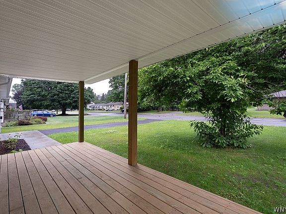 5th image of 1554 Meadow Dr