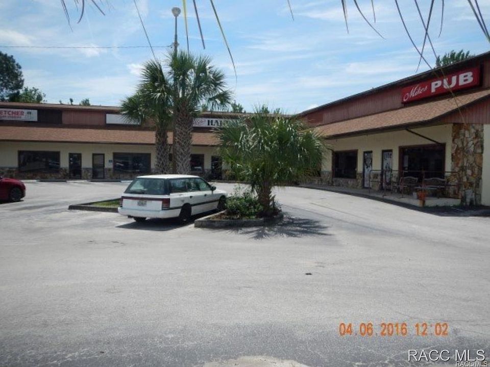 1st image of 5459 S Oakridge Dr