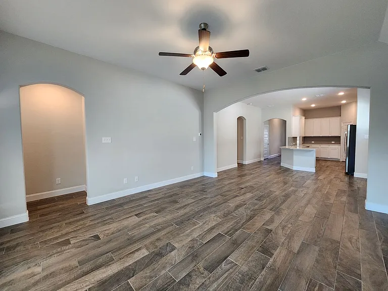 1324 Spring Row St — Photo 3