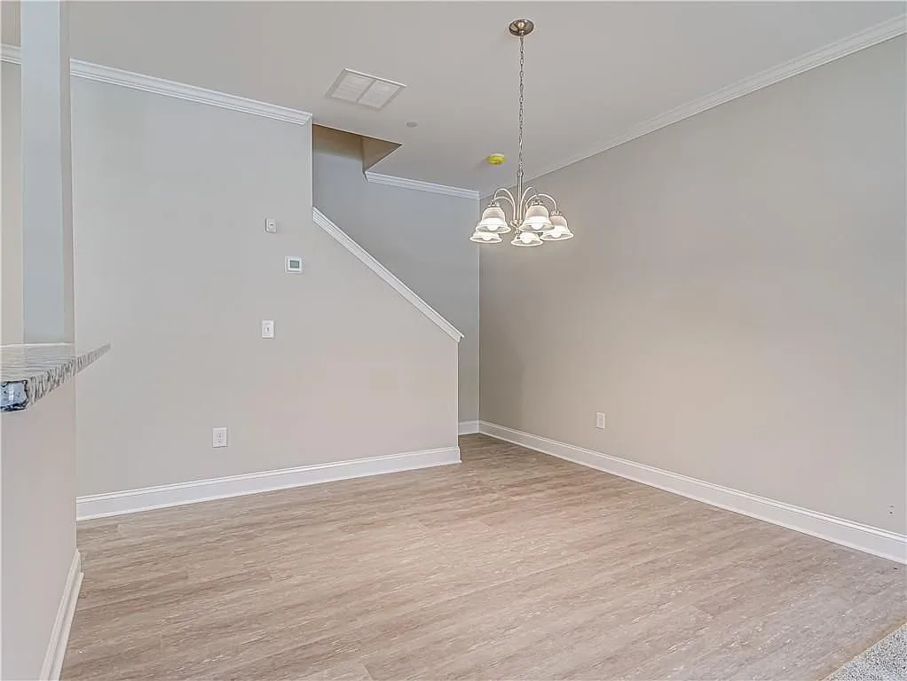 3 bed, 2.5 bath, 1850 sqft, $2,500 — Photo 3