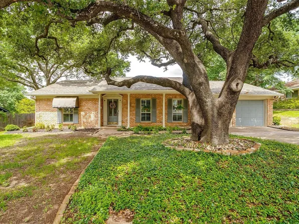 1900 Malibar Rd, Fort Worth, TX 76116