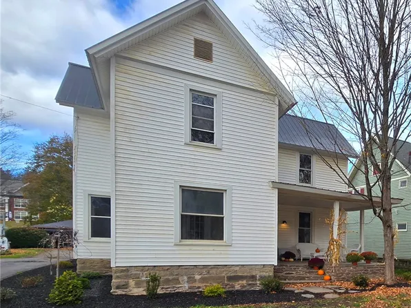 261 Elmira St, Troy, PA 16947