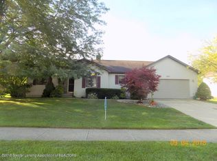 3985 Camperdown Dr, Lansing, MI 48911