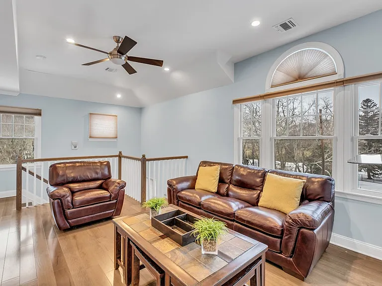 300 Fiddler Ln — Photo 24