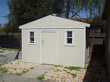 3rd image of 412 Lilac Ln