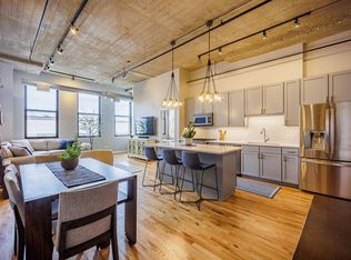 758 N Larrabee St APT 813, Chicago, IL 60654