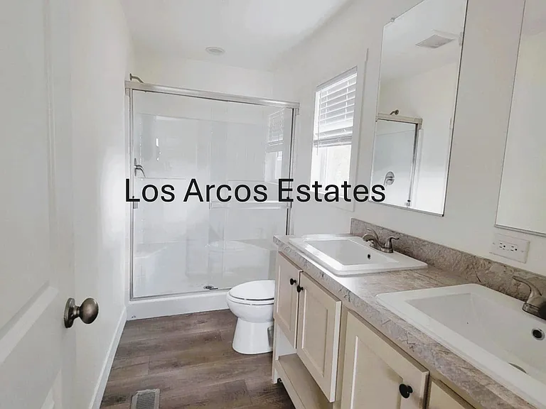 650 E Busby Dr #F — Photo 11