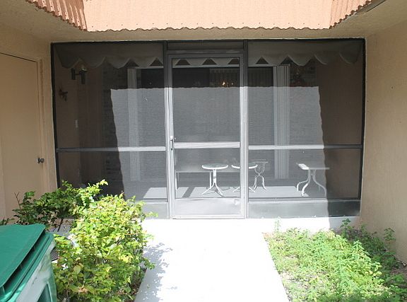 2nd image of 1504 W Harmony Lake Cir