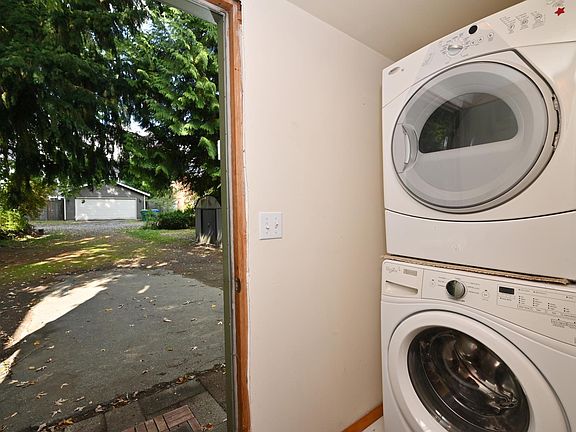 Laundry room (Shared)