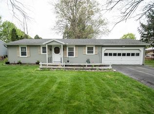 41 Sunset Trl, Fairport, NY 14450
