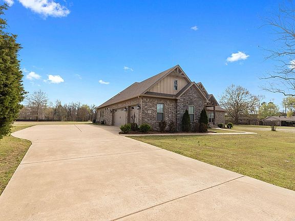 2nd image of 4033 Vineyard Way