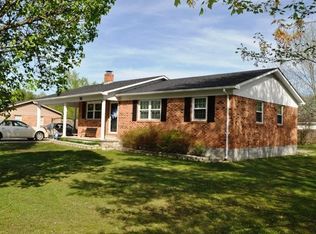 77 Eastview Dr, Stanton, KY 40380