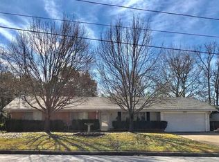 2823 Meadowlark Ln, Tyler, TX 75701