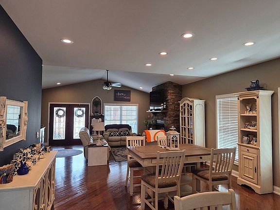 5th image of 1790 Seaver Rd