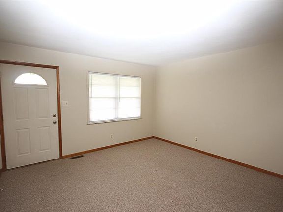 3rd image of 612 Hanley St