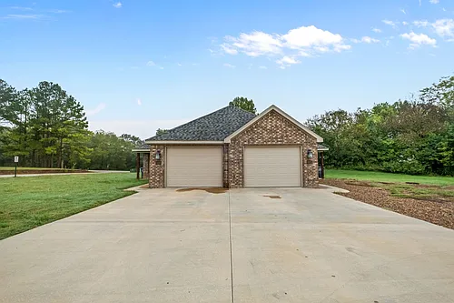 445 Oakwoods Dr Duplex Photo 1