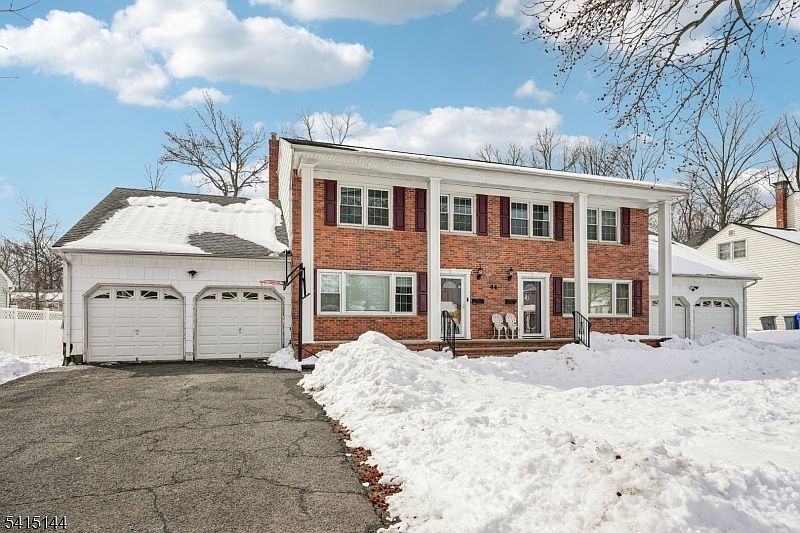 1st image of 44 Forsythia Ln