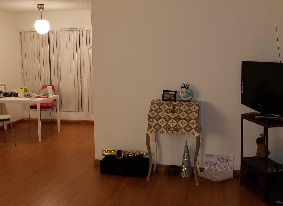 2nd image of 421 S Hobart Blvd APT 103