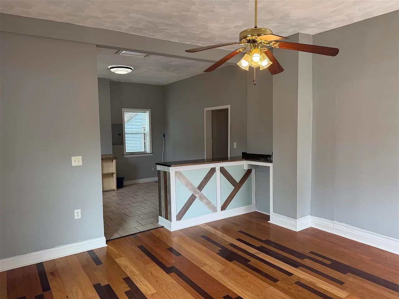 3 bed, 1352 sqft, $1,350 — Photo 3