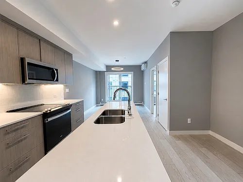 310 15th Ave SW #204 Photo 1