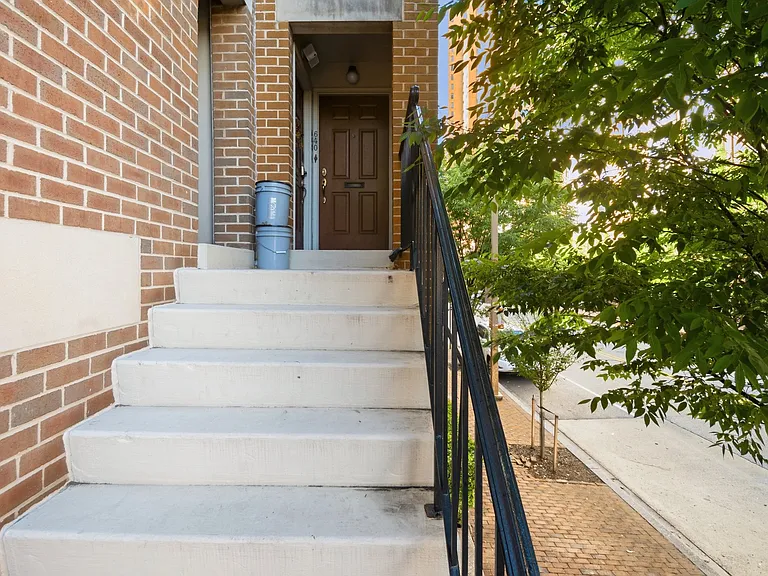 642 S Charles St #R22 — Photo 4