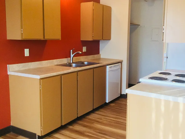 Aspen Circle Apartments — Photo 12