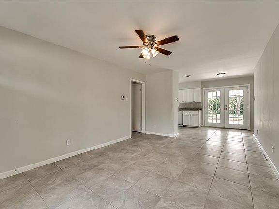 3rd image of 7809 Woodshire Dr