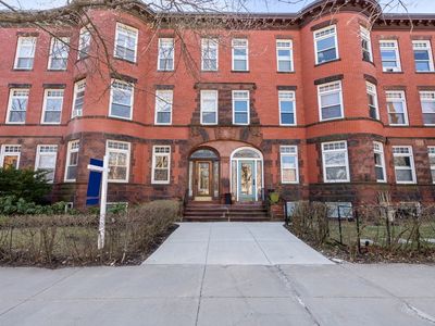 1807 Beacon St APT 3, Brookline, MA, 02445