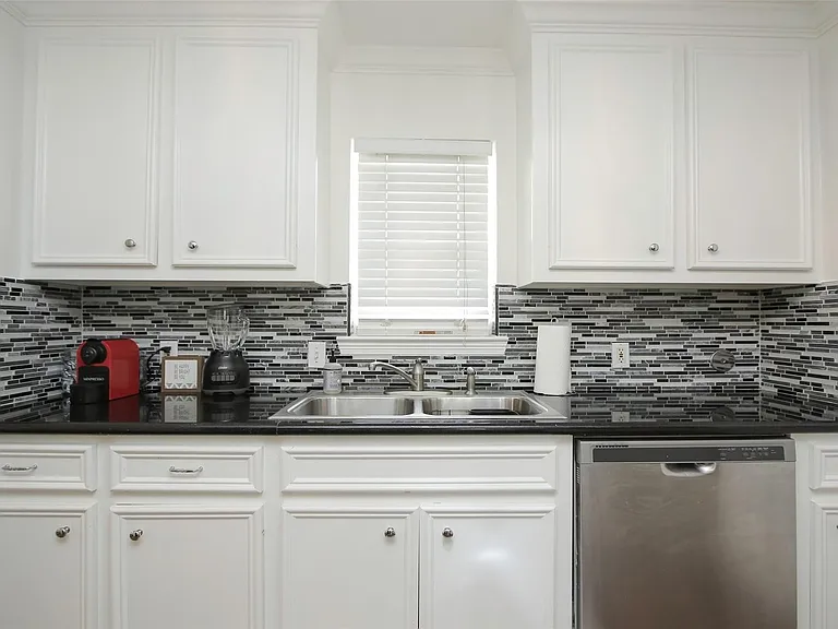 4331 Marina St #B — Photo 2