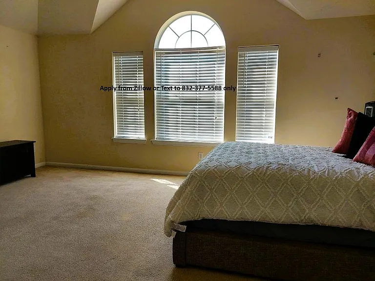 822 Forest Thicket Ln — Photo 5