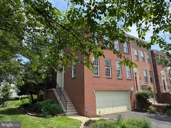 6220 Roudsby Ln, Alexandria, VA 22315