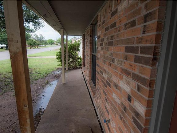 4th image of 1315 Walters Dr