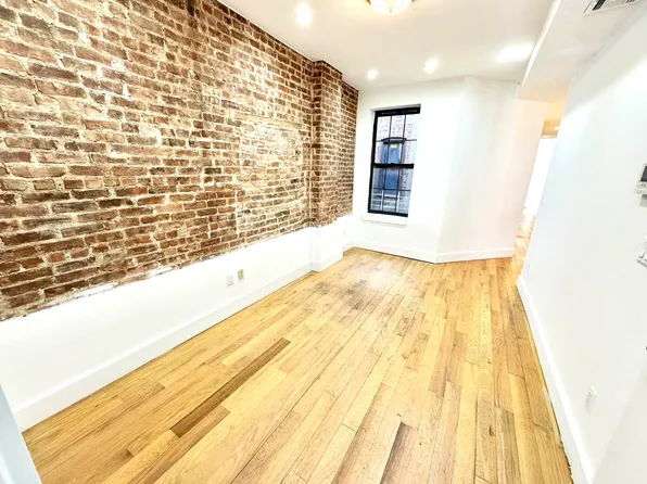 1320 Sterling Place image 2 of 13