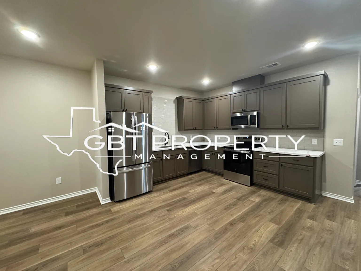 Brand New Apartments!! 2 Bedroom 2 Bath! — Photo 3