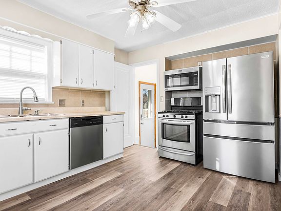 3rd image of 514 Iroquois Ave