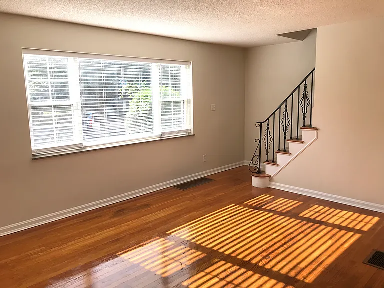 3947 Beech St — Photo 8
