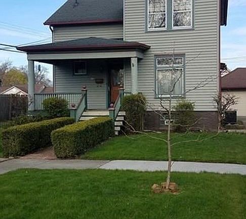 2nd image of 925 Huron Ave