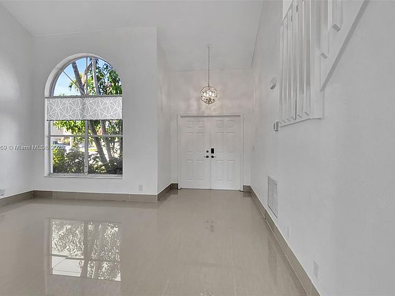 4th image of 8660 Tourmaline Blvd