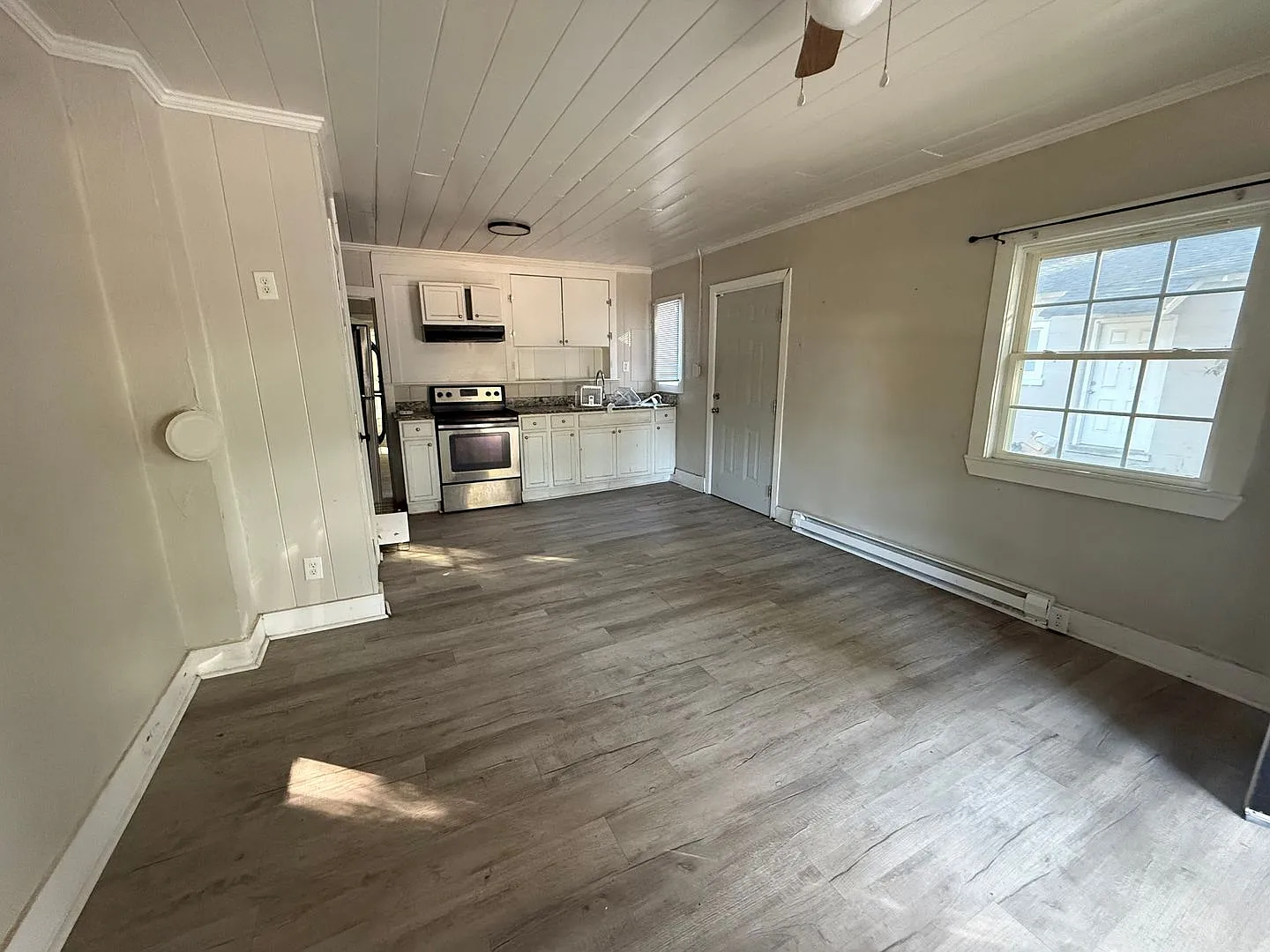 803 Rountree Ave — Photo 2