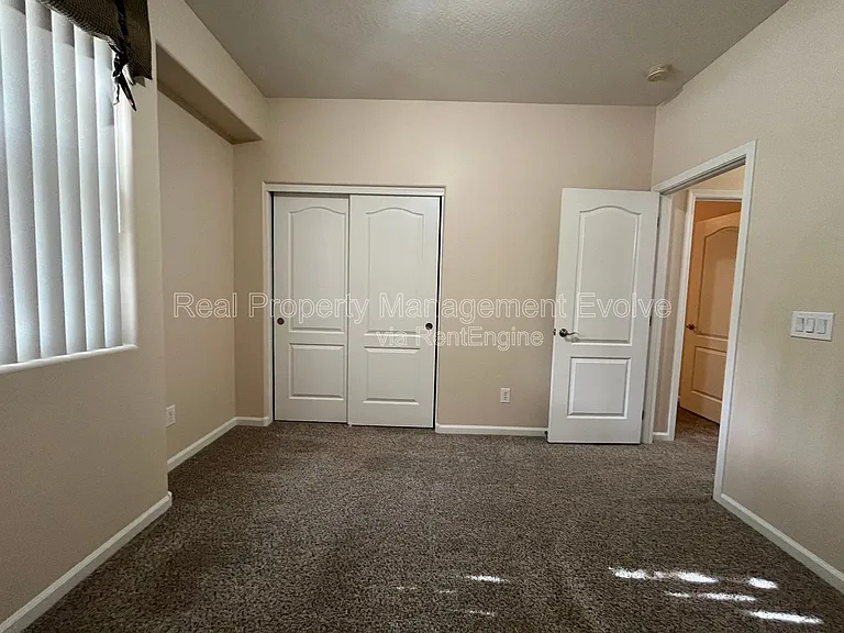 3454 E Constitution Dr — Photo 29