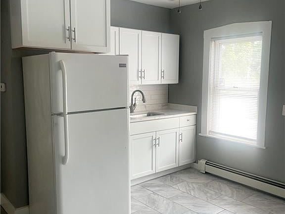 5th image of 198 Middle St