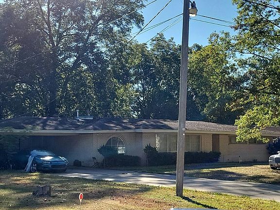 3rd image of 108 N Davis St